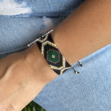 Cargar imagen en el visor de la galería, Pulsera negra verde

