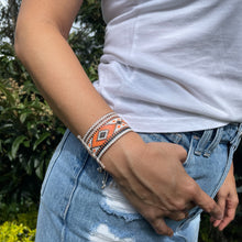 Cargar imagen en el visor de la galería, Brazalete Naranja
