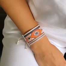 Cargar imagen en el visor de la galería, Brazalete Naranja
